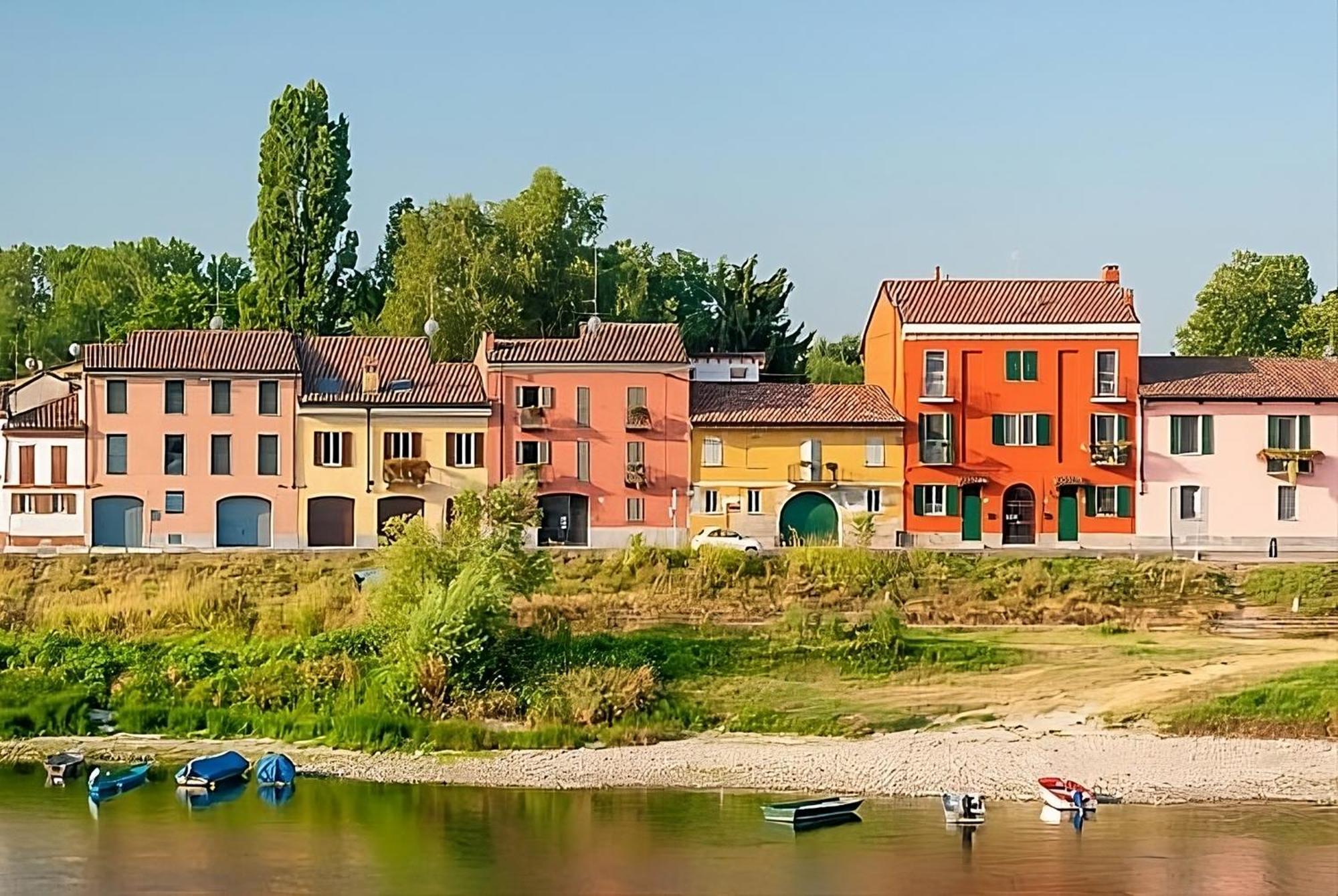 149 Borgo Ticino Suite Attico Di Lusso Con Terrazzo E Parking Privato بافيا المظهر الخارجي الصورة