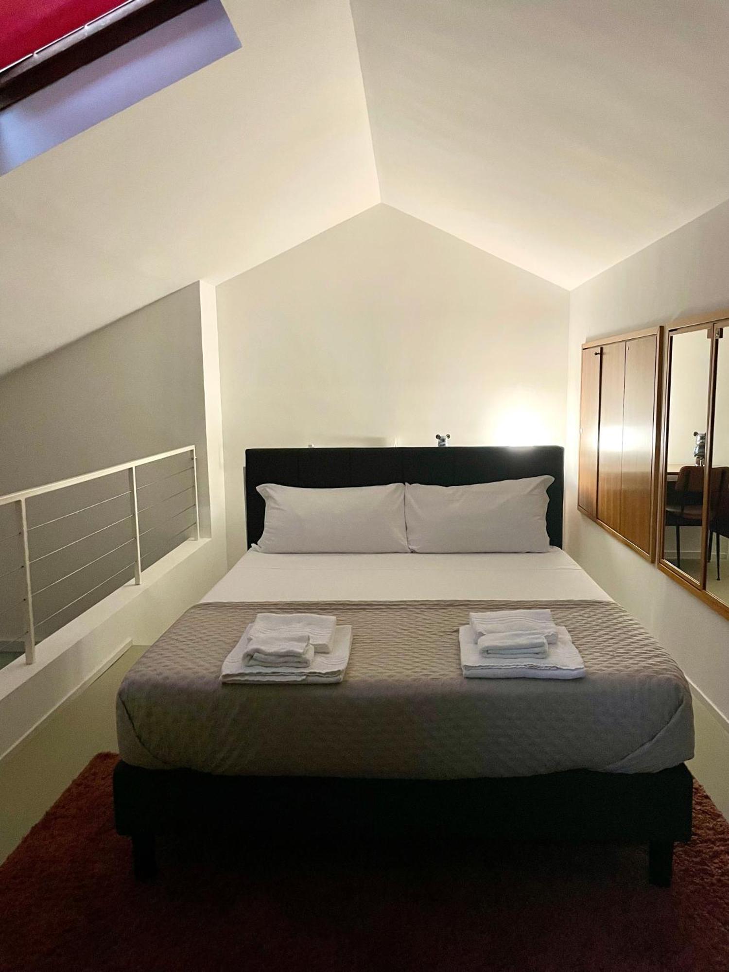 149 Borgo Ticino Suite Attico Di Lusso Con Terrazzo E Parking Privato بافيا المظهر الخارجي الصورة
